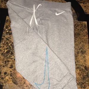 Nike 7/8 sweat pants. Mid calf length